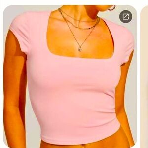Gilly Hicks Hollister Pink Women's crop top short sleeve workout built in bra